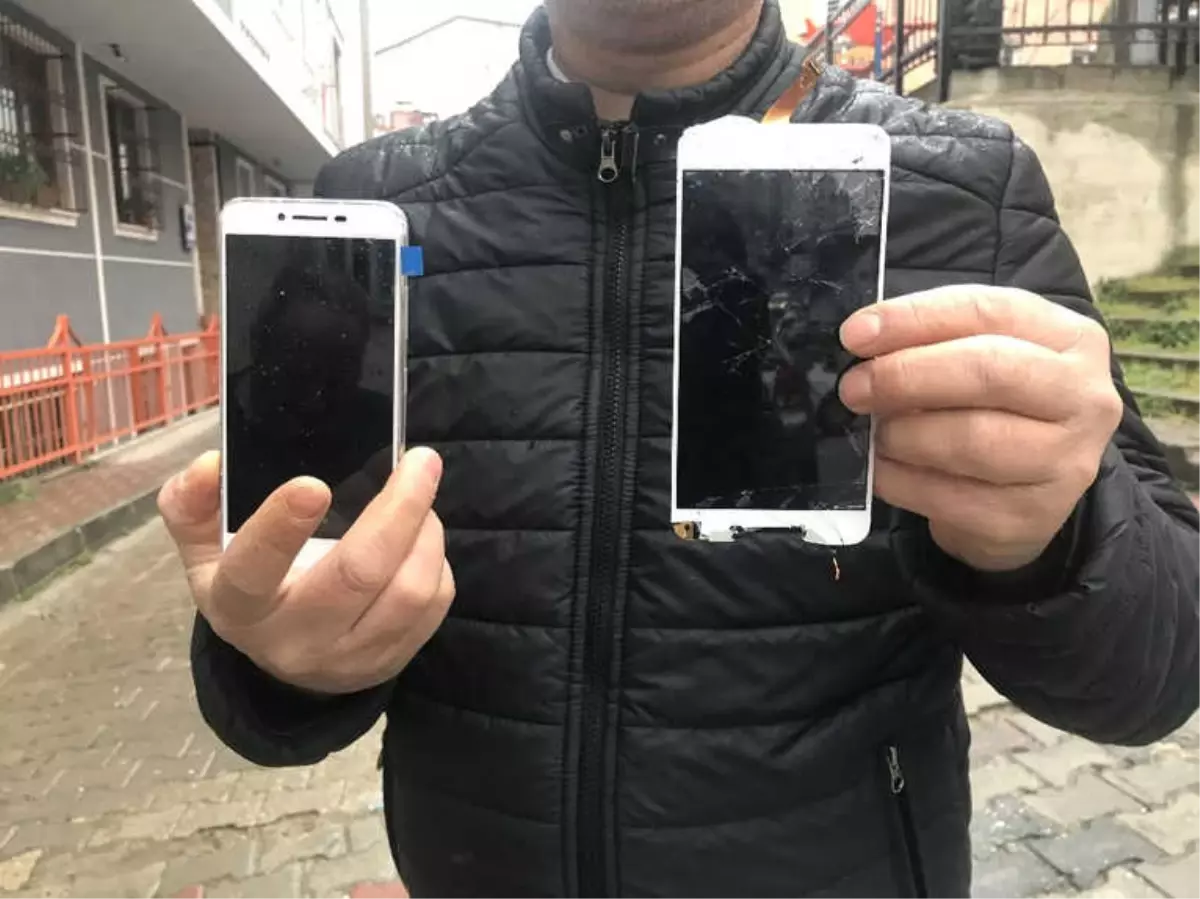 Kalabalıktan Faydalanan Hırsız Kaşla Göz Arasında Cep Telefonu Çaldı