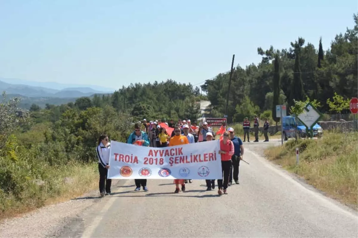 Ayvacık\'ta 10 Kilometrelik Doğa Yürüyüşü