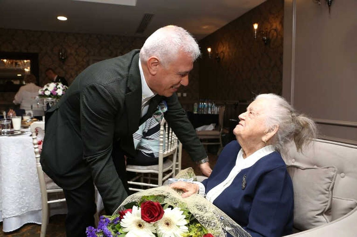 Bursa\'nın Bir Asırlık Annesine Özel Kutlama