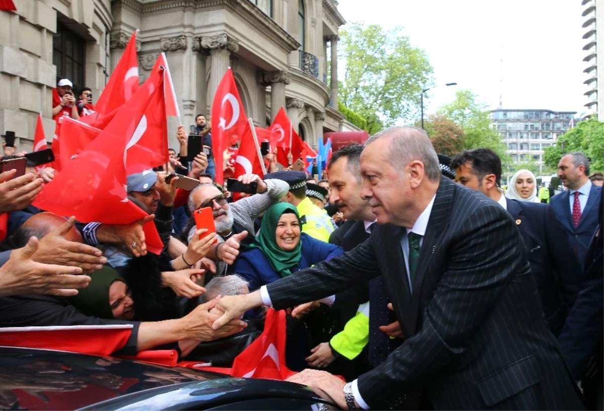 Cumhurbaşkanı Erdoğan\'a Londra\'da Coşkulu Karşılama!