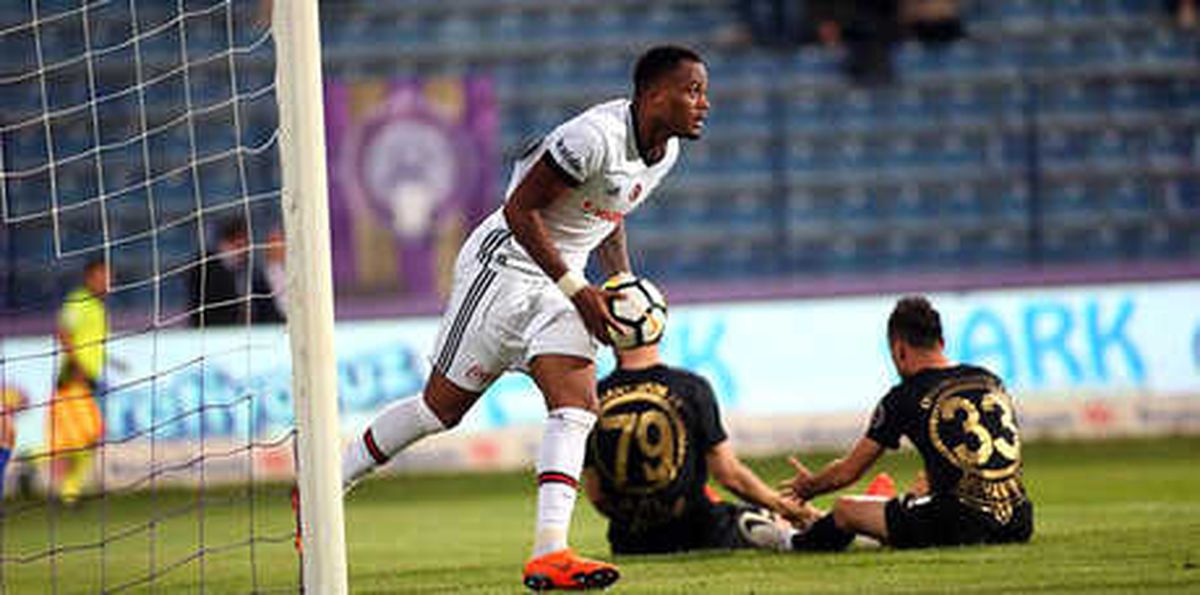 Cyle Larin\'den Şampiyonlar Ligi Yorumu!