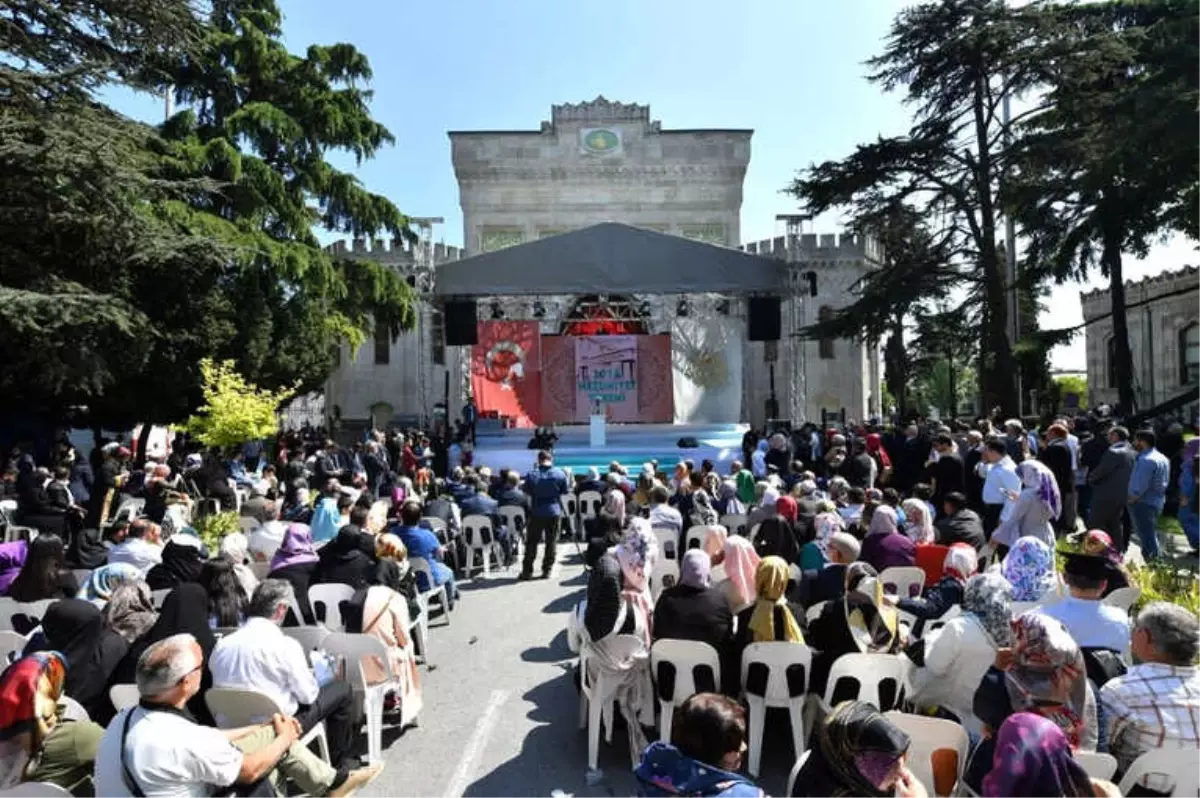 Diyanet İşleri Başkanı Erbaş, İlahiyat Fakültesi Mezunlarına Diplomalarını Verdi