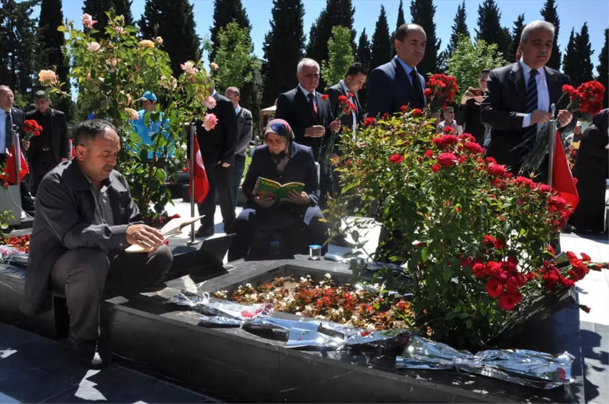 Evin İçi Boş Anne, Çünkü Babam Yok"