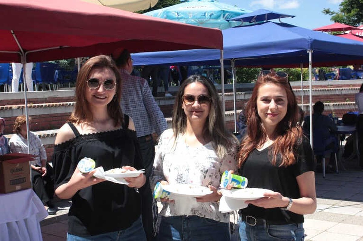 İibf Mezunları Pilav Günü\'nde Buluştu