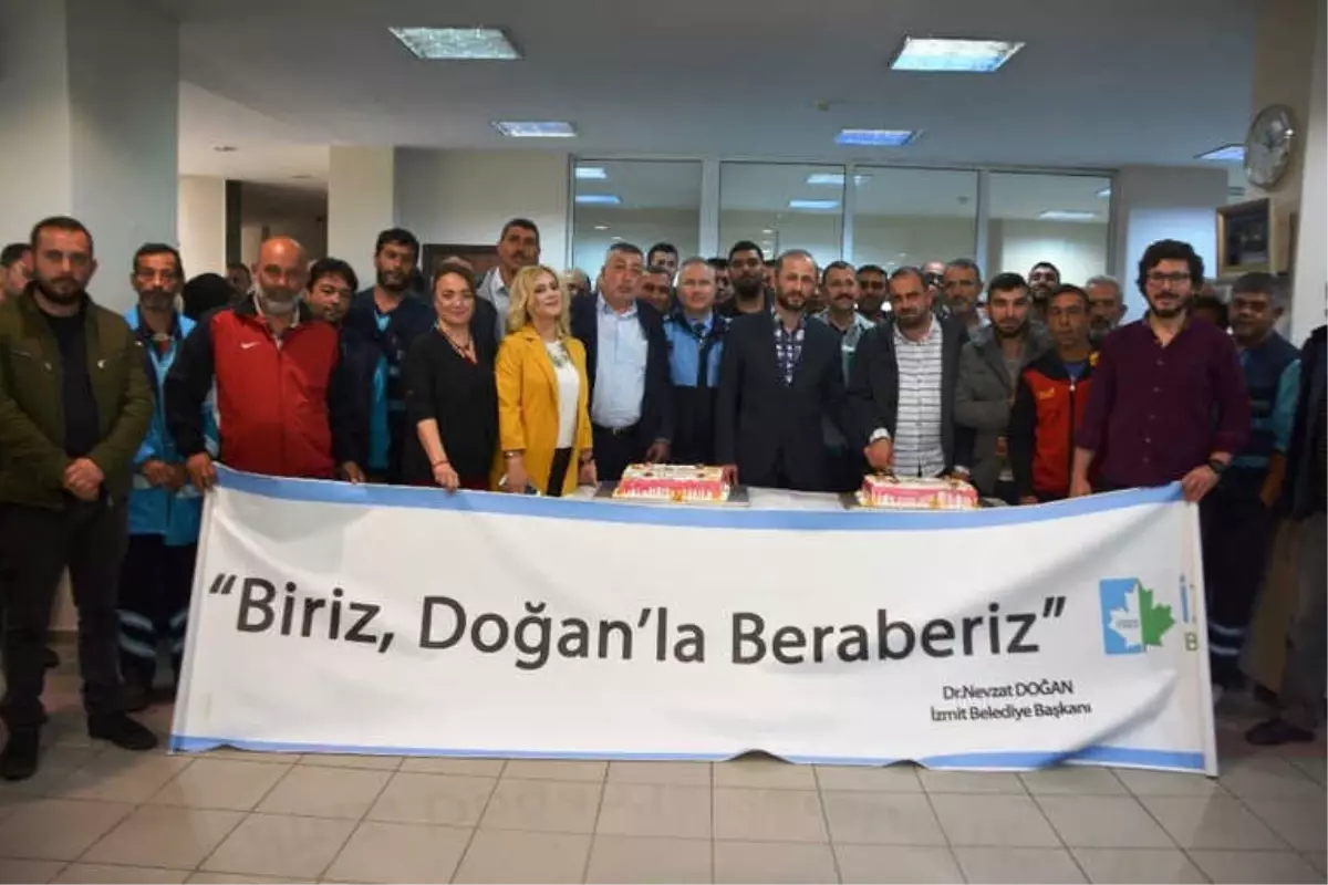 İzmit Belediyesi\'nde Toplu Doğum Günü Etkinliği Gerçekleşti