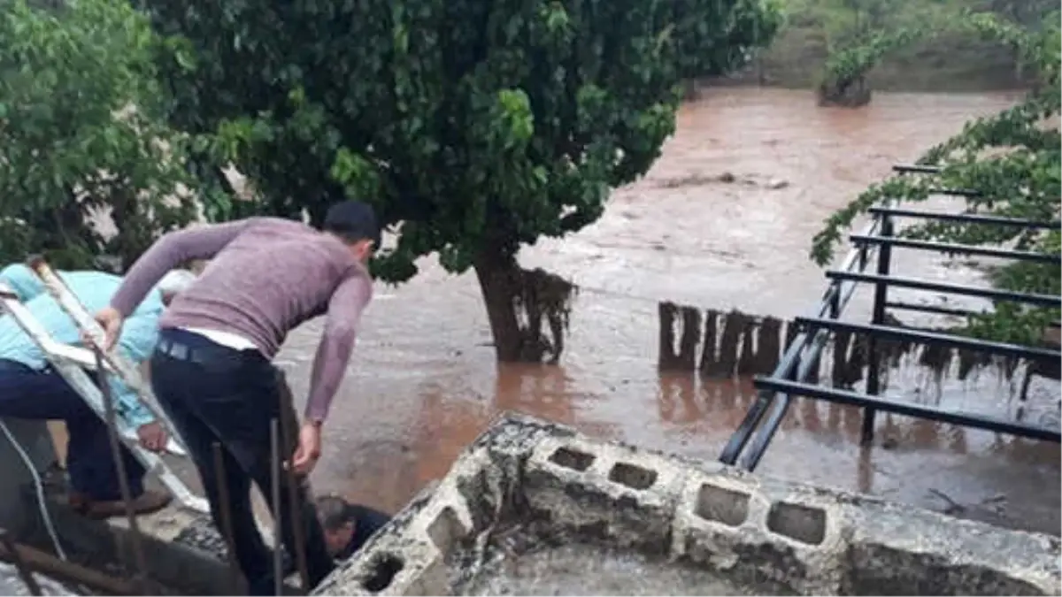 Kilis\'te Sağanak Sele Neden Oldu