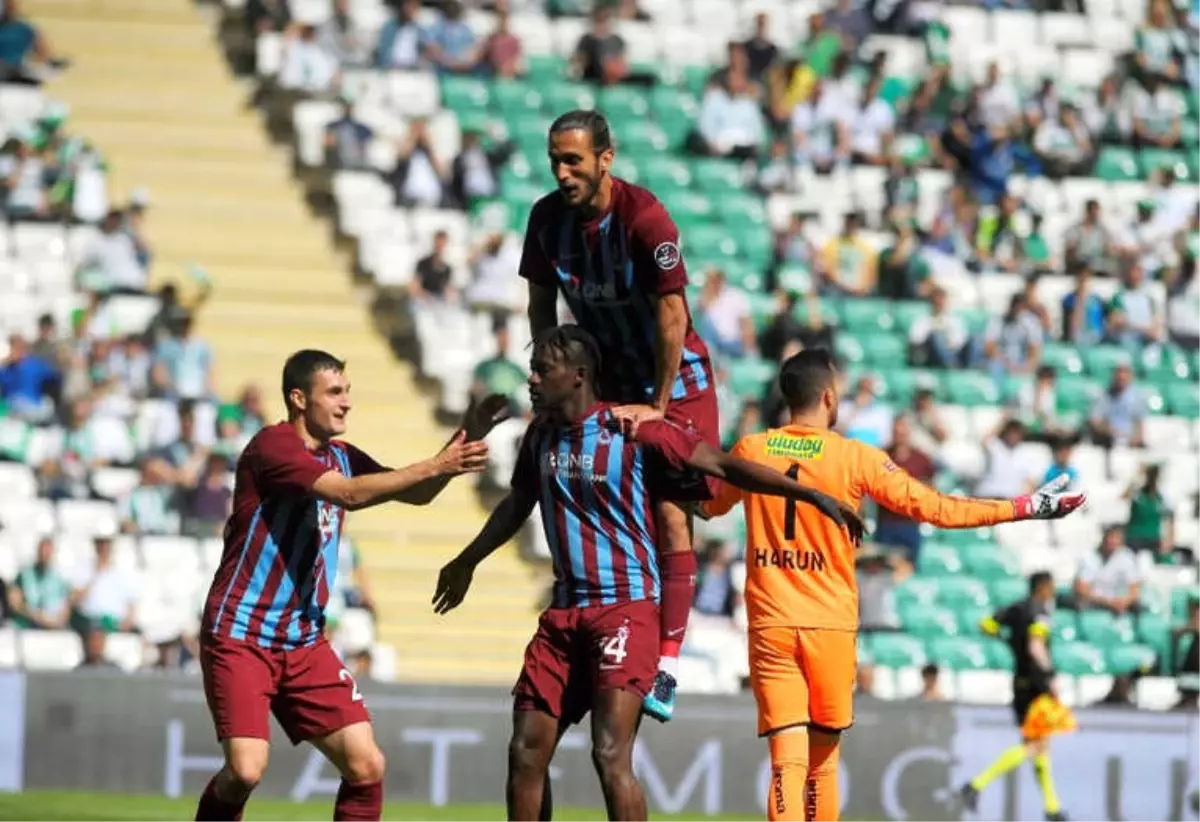 Spor Toto Süper Lig: Bursaspor: 1 - Trabzonspor: 3 (İlk Yarı)