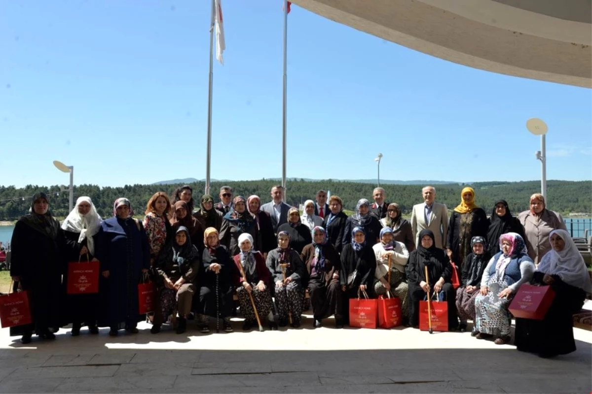 Vali Büyükakın, Şehit Anneleri ve Huzurevinde Kalan Anneler ile Bir Araya Geldi