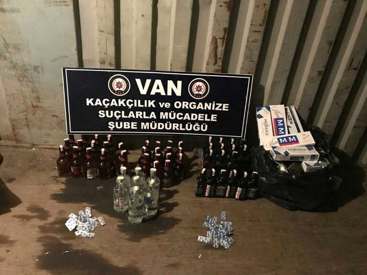 Van\'da Kaçak İçki ve Hap Operasyonu