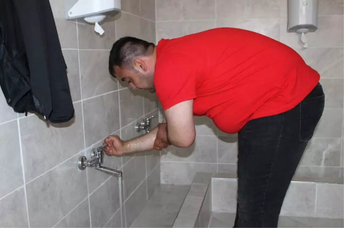 Zeytinburnu Belediyesinden Ücretsiz Lavabo Hizmeti