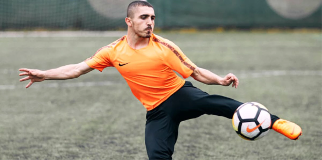 Abdülkadir Ömür: \'Trabzon\'da Her Çocuk Futbolla Doğar\'