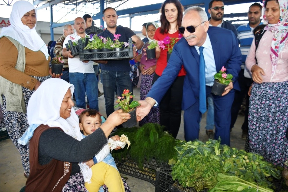 Başkan Kale Pazarcı Anneleri Ziyaret Etti