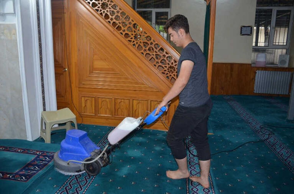 Bilecik\'teki Camilerde Ramazan Temizliği