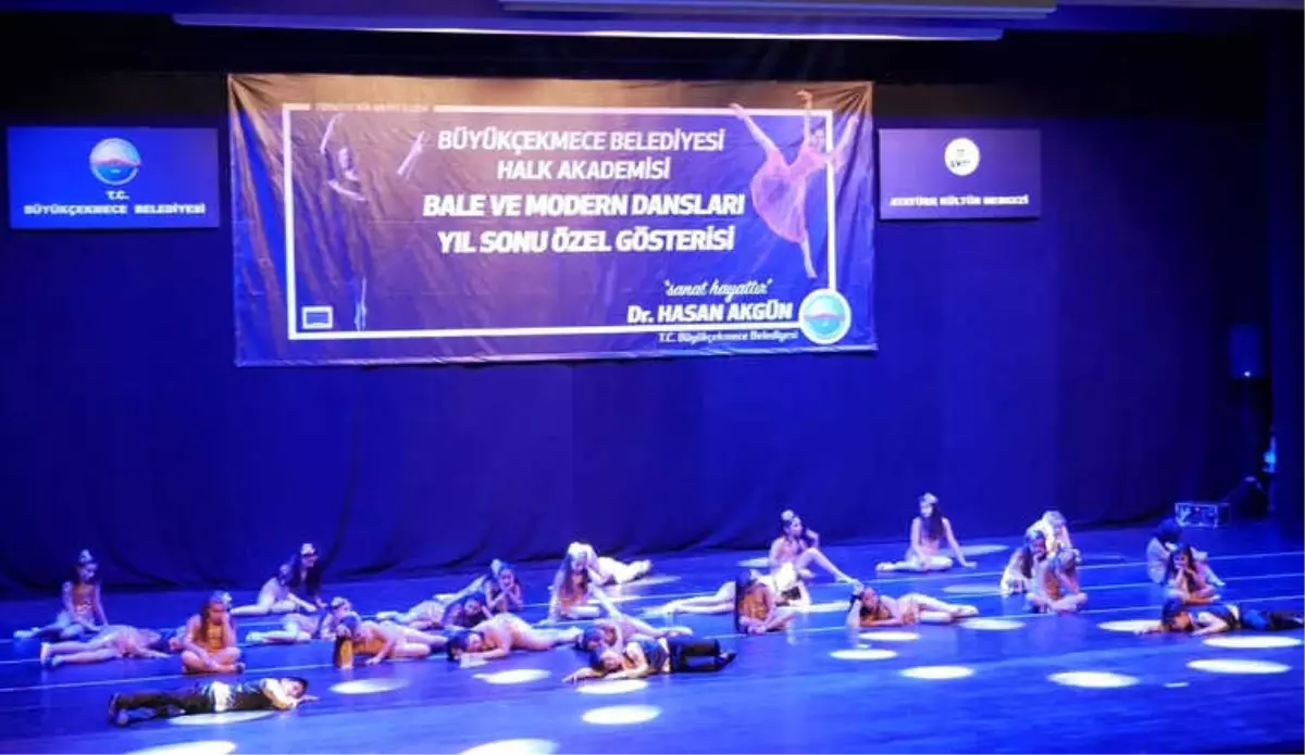 Büyükçekmeceli Miniklerin Bale ve Dans Gösterileri Nefesleri Kesti
