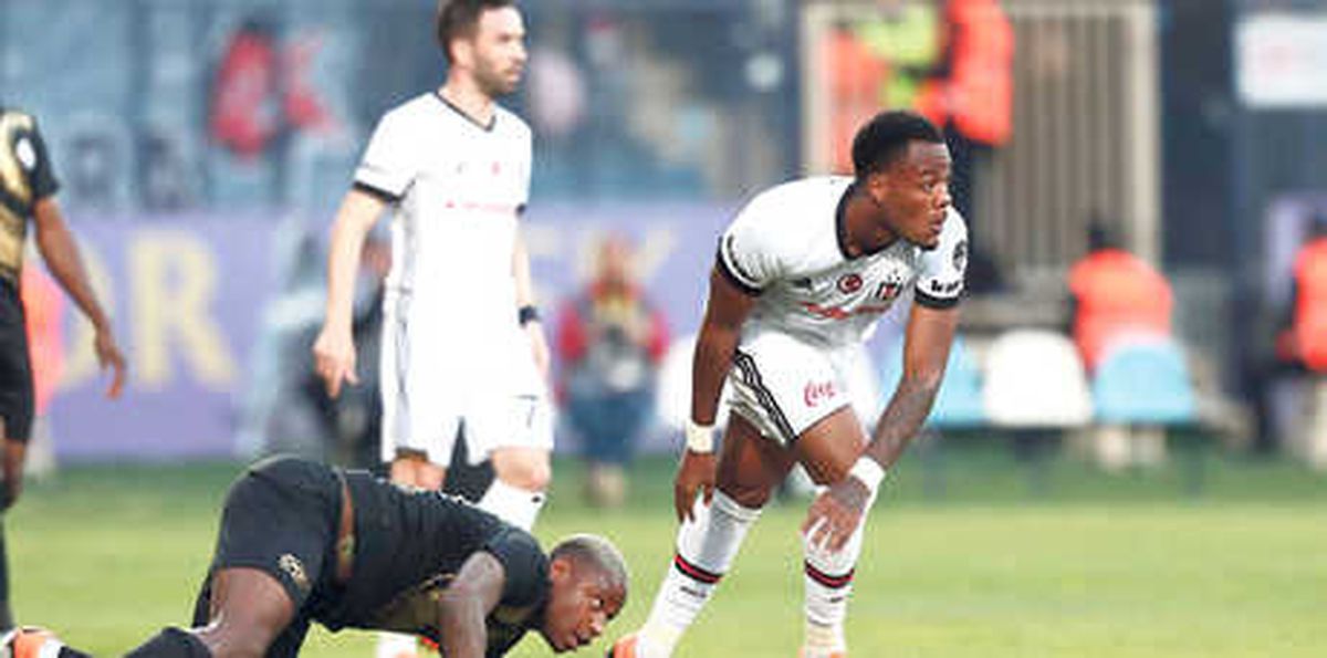 Cyle Larin İlk Kez