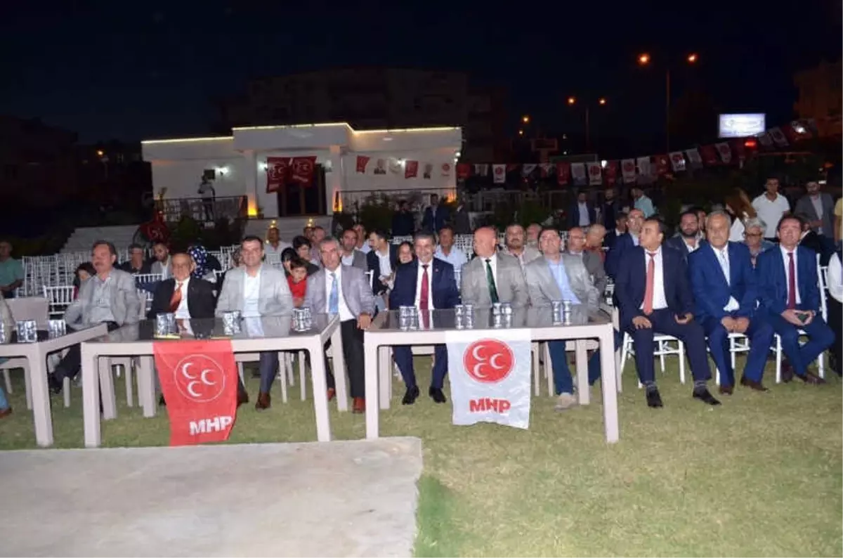 Didim MHP\'de Yeni Bozkurtlara Rozetleri Törenle Takıldı