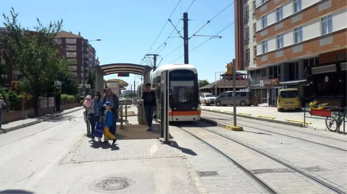 Eskişehir\'de Tramvay Seferleri Aksadı