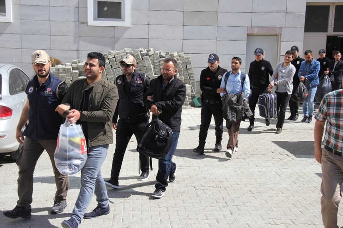 Fetö\'nün Mahrem Askeri Yapılanmasında 9 Rütbeli Asker Adliyede
