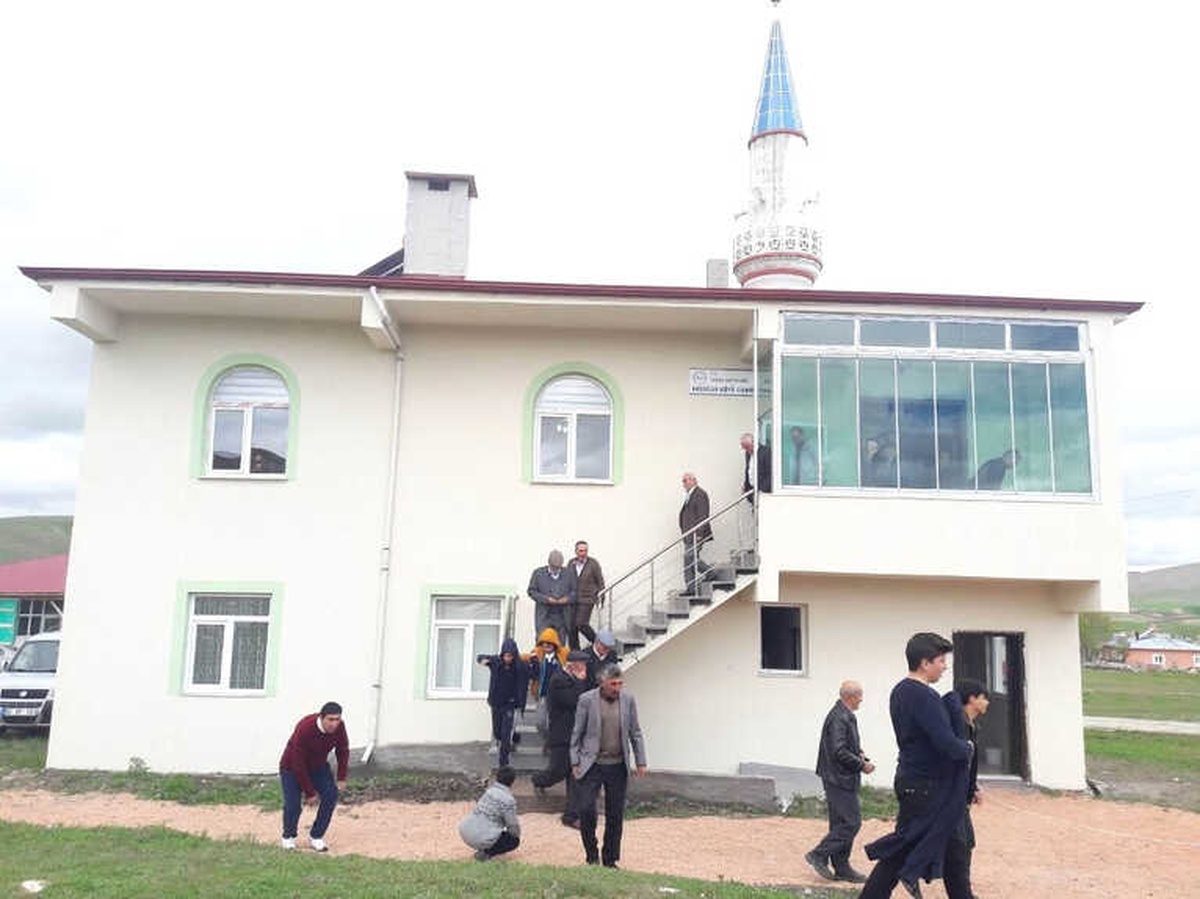 İmece Usulü Yapılan Caminin Açılışı Yapıldı