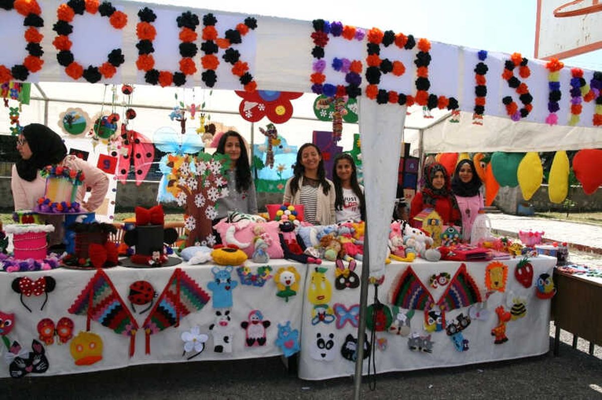 Kulu\'da Öğrenciler Yararına Sergi ve Kermes