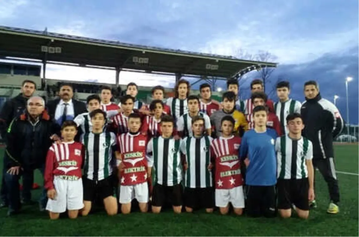 Sakarya U15 Futbol Takımı Bilecik\'e Geliyor