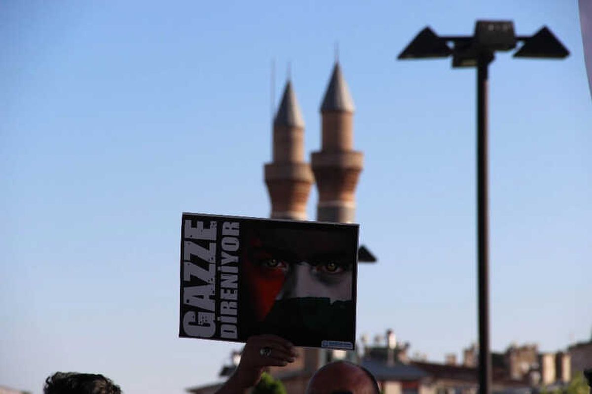 Sivas\'ta ABD Protesto Edildi