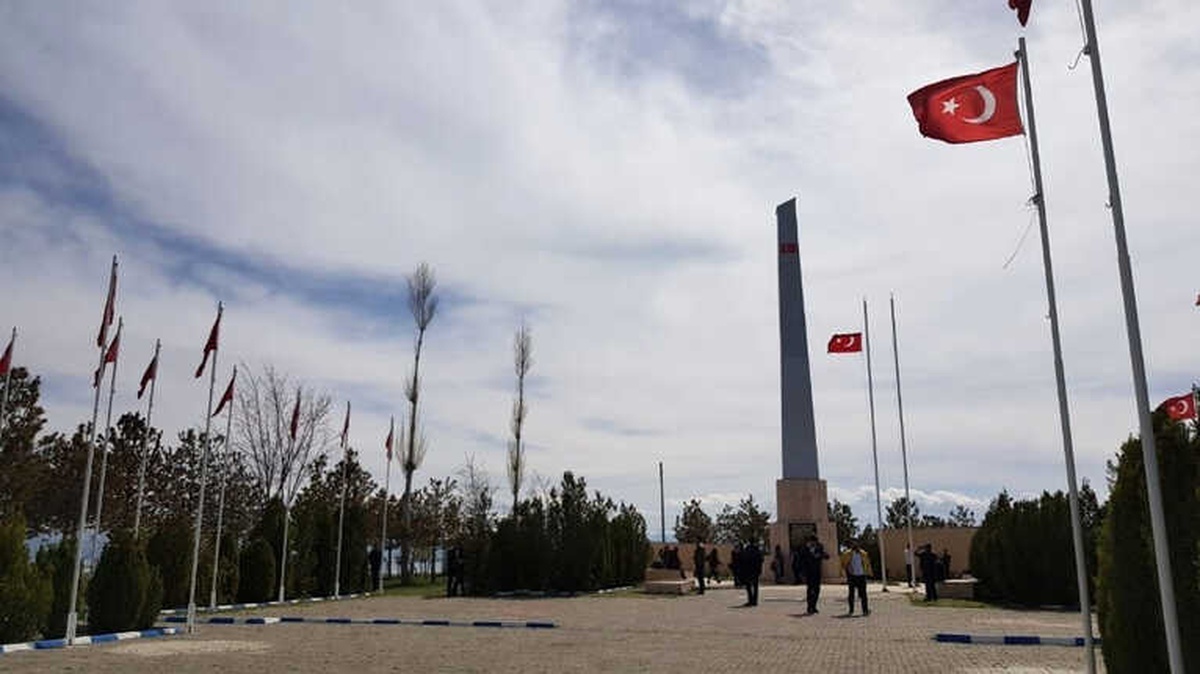 Van Güvenlik Melek Yüksekokulundan Zeve Şehitliği\'ne Gezi