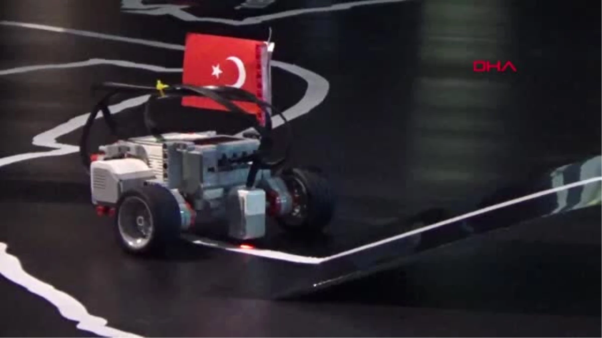 Zonguldak Türkiye Haritası Şeklinde Hazırlanan Pistte Robotlarını Yarıştırdılar