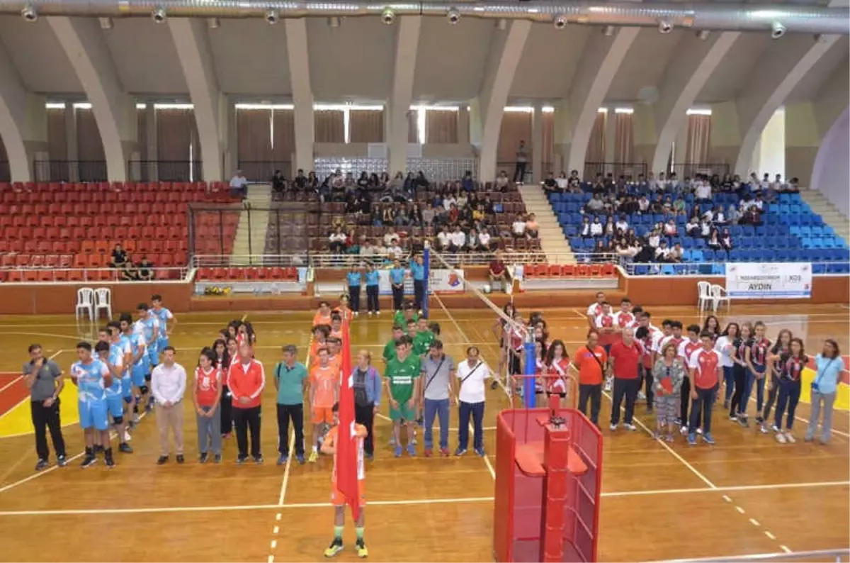 Aydın\'da Gençlik Haftası Voleybol Finalleri Başladı