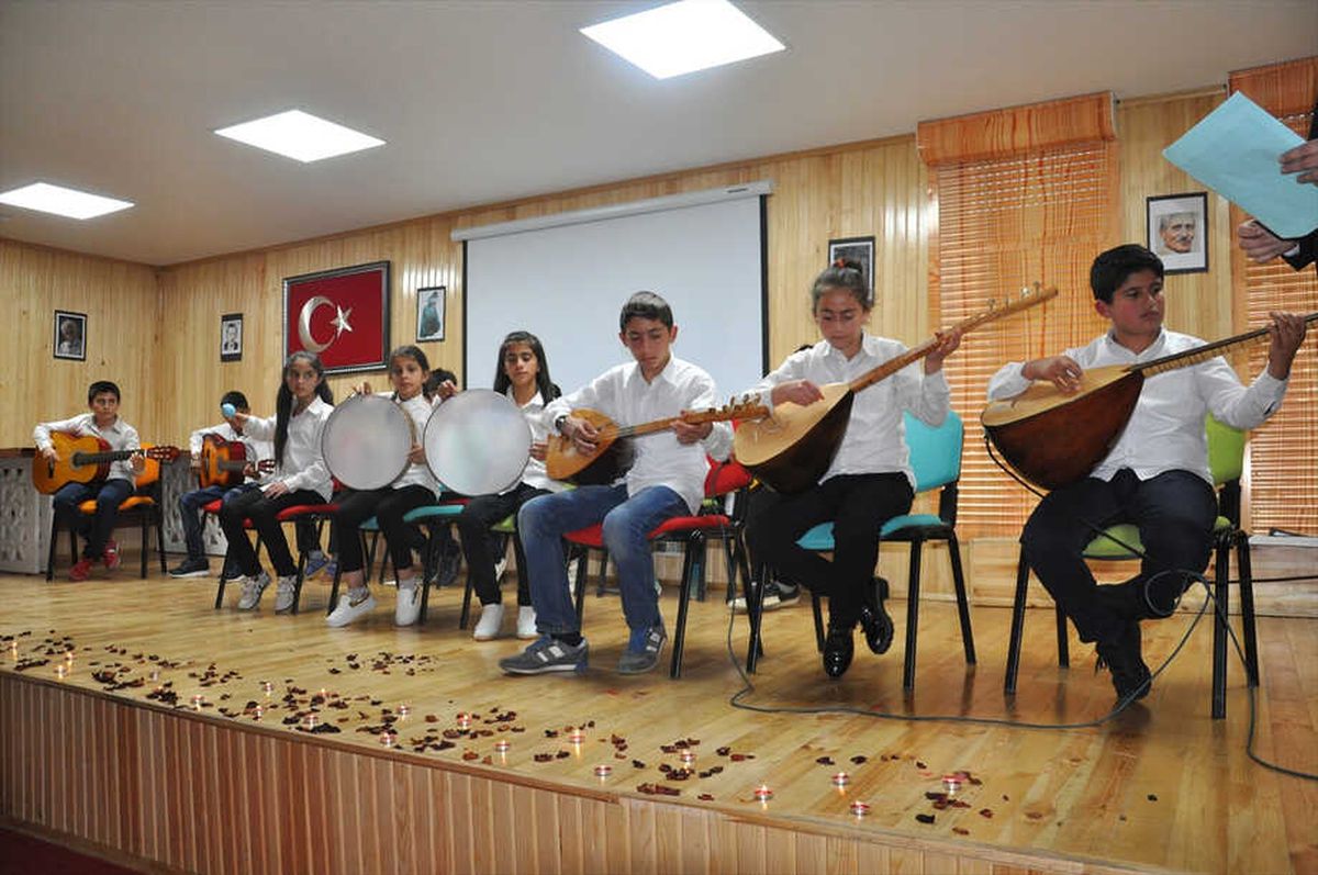Bulanık\'ta Şiir Dinletisi