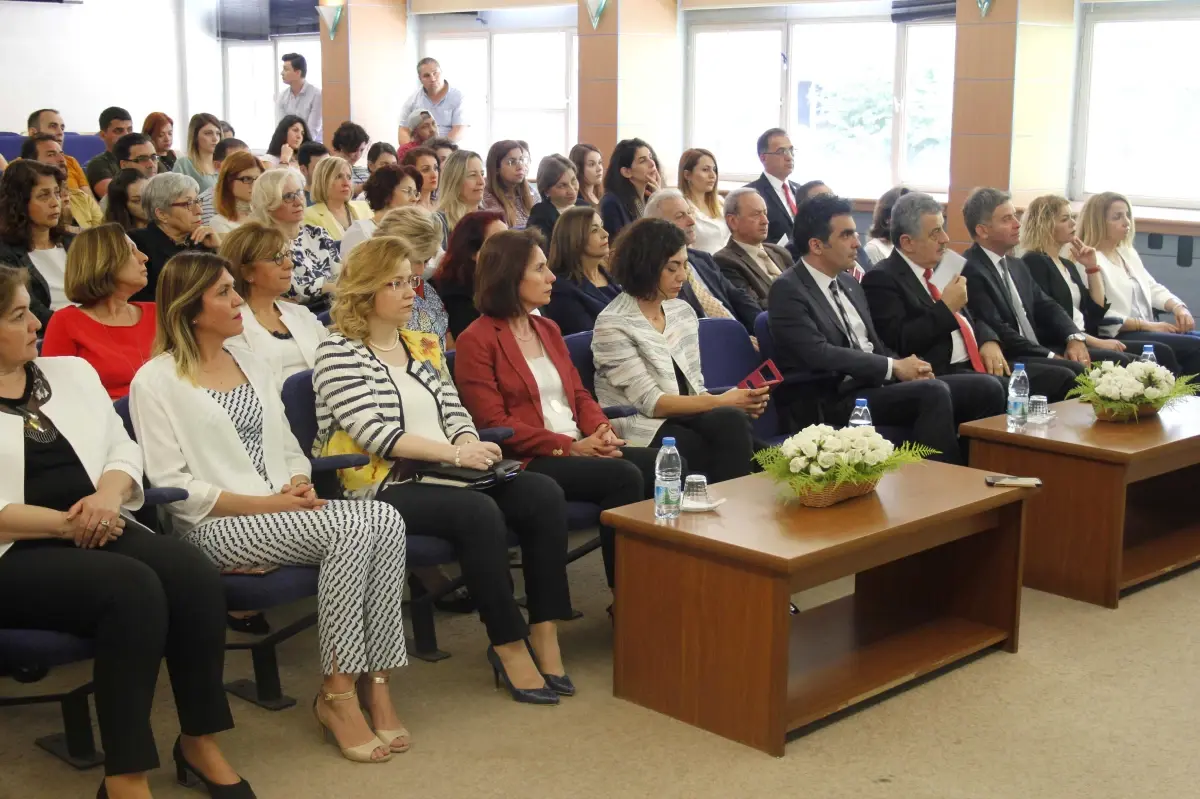 Eczacılar, "Beyaz Önlük Giyme Töreninde Bir Araya Geldi