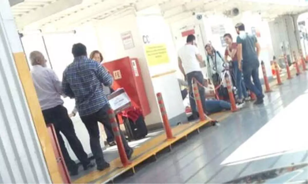 Feribot İskeleye Çarptı, Çok Sayıda Yolcu Yaralandı