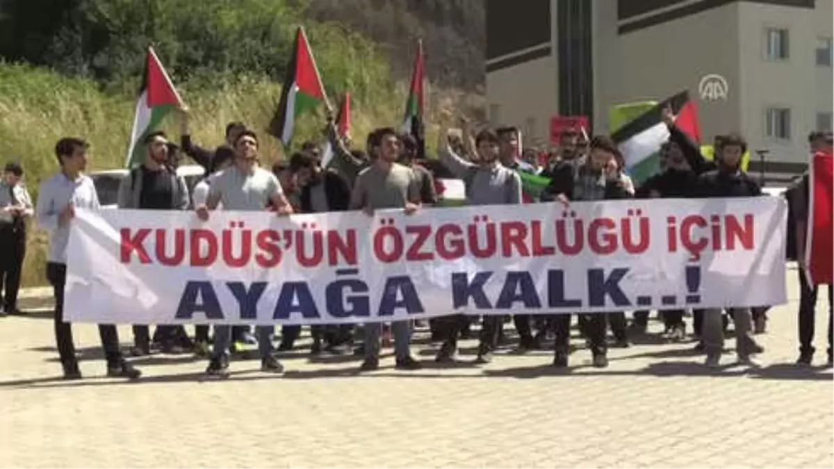 İsrail\'in Gazze\'de Yaptığı Katliamı Protesto