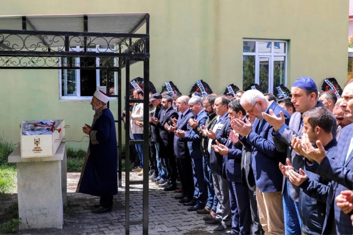 Kars Gar Müdürü Metin Ruşen Tutaz Son Yolculuğuna Uğurlandı