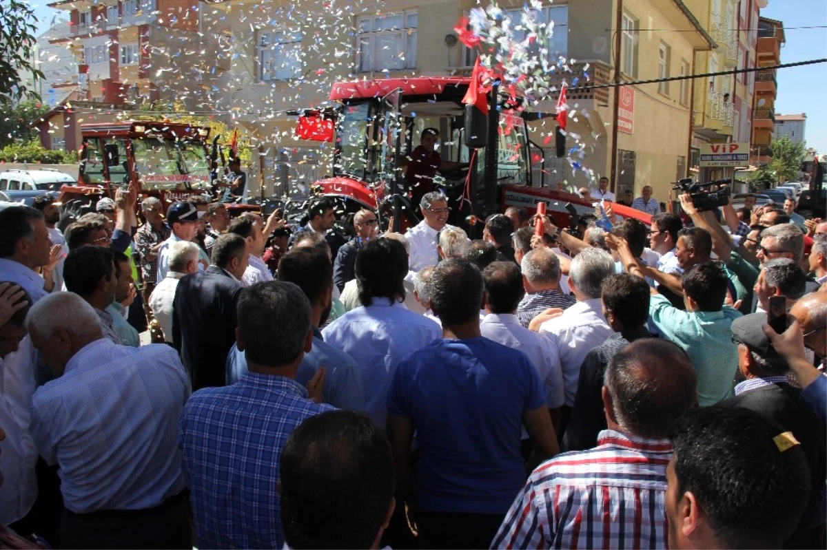 Konya Şeker \'Çiftçiler Günü\' Kutlamasını, Motorin Avansı ile Taçlandırdı