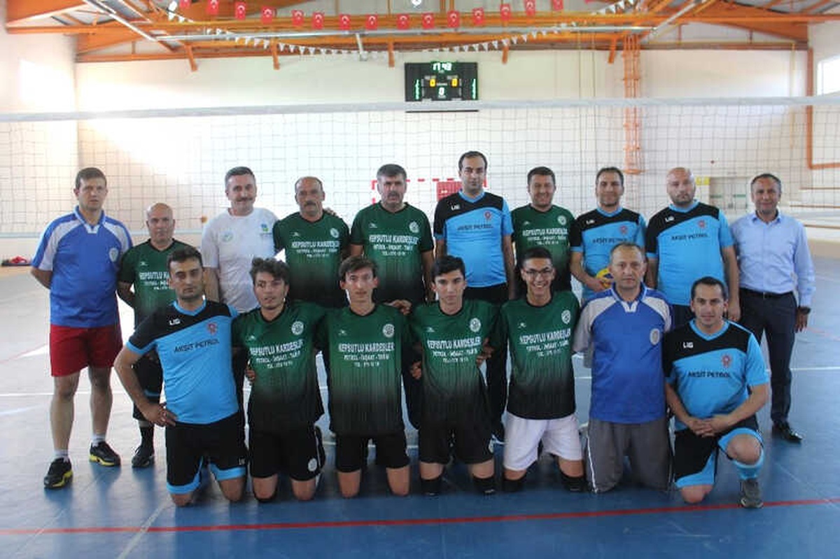 Kupa Kepsut Belediyespor\'un Oldu