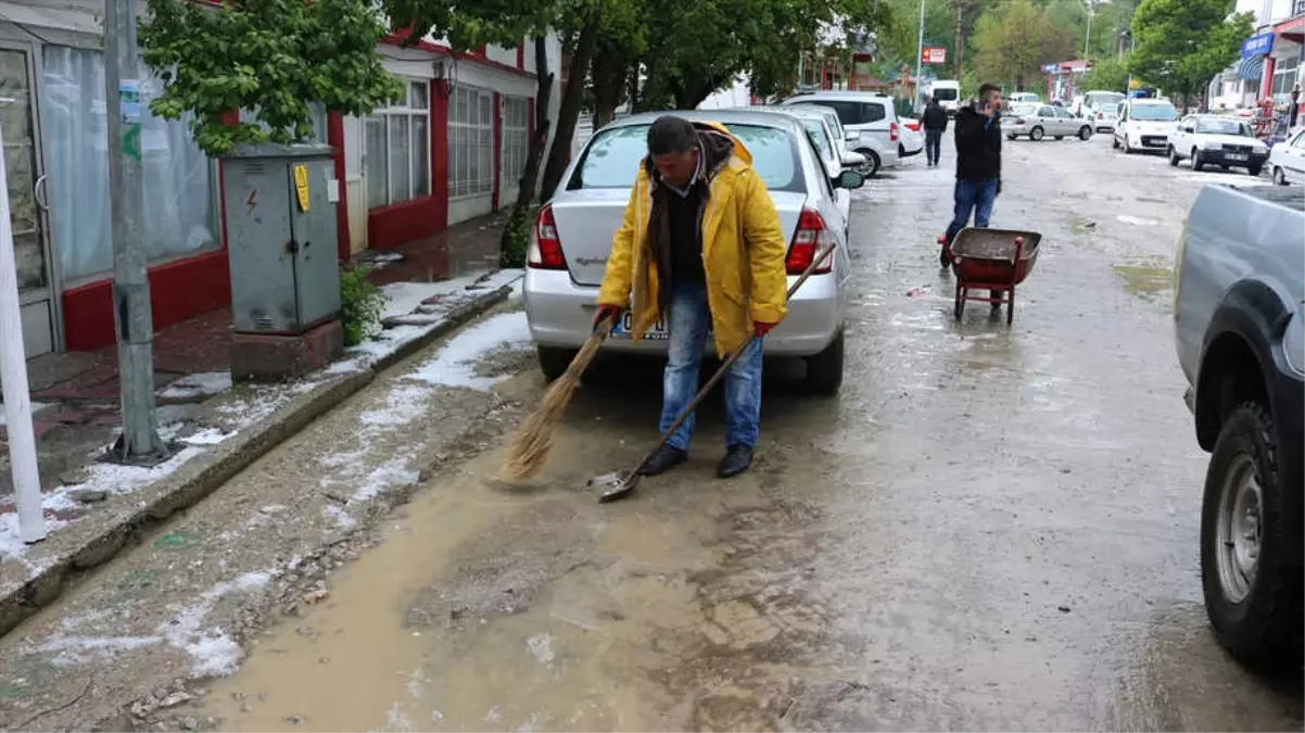 Mutki\'de Sağanak Taşkınlara Neden Oldu