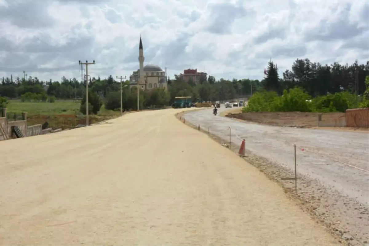 Organize Sanayi Bölgesi Yolunda Yol Genişletme Çalışması Yapılıyor