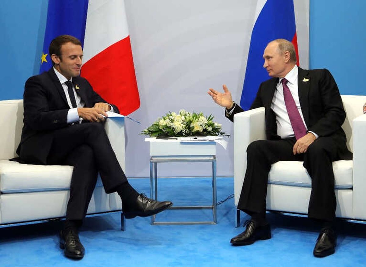 Putin ve Macron Telefonda Görüştü