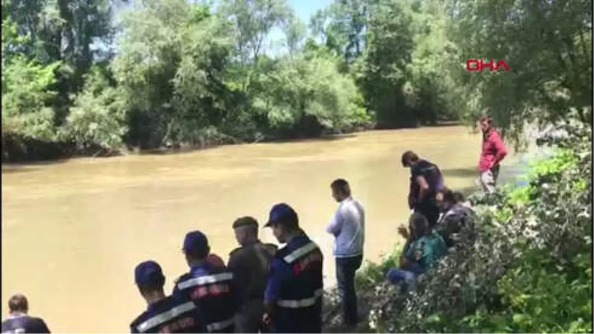 Sakarya Nehre Düşen 2 Kişi Bulunamadı--Hd