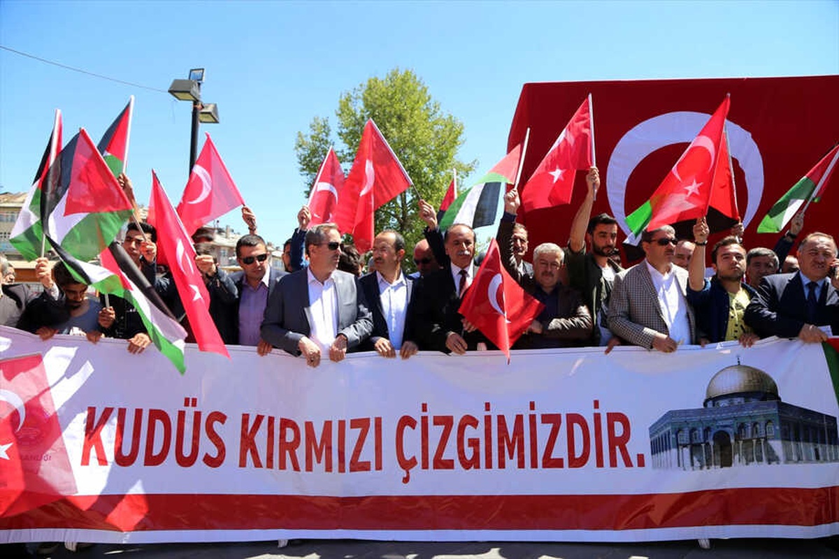 Şehit Filistinliler İçin Gıyabi Cenaze Namazı