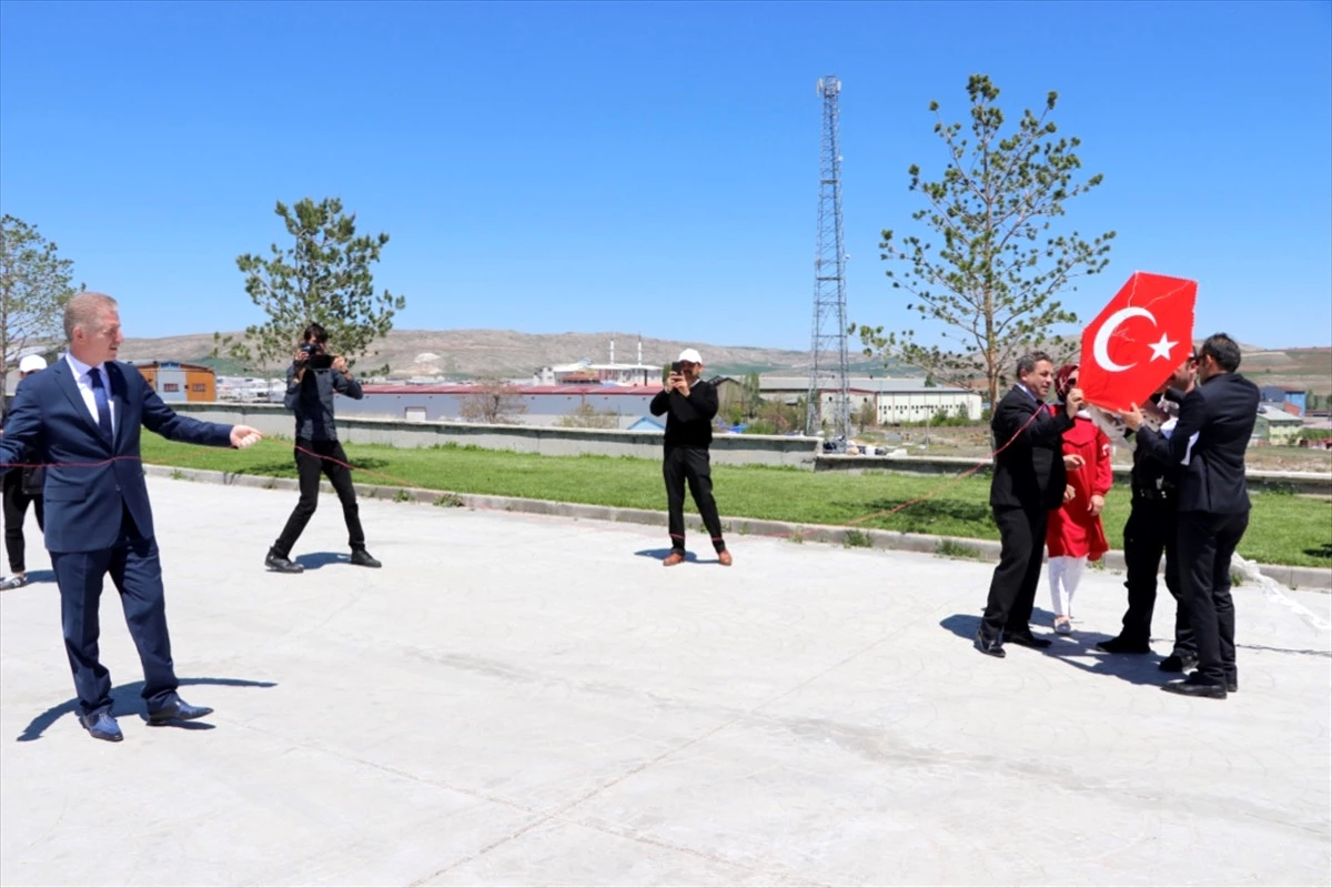 Sivas\'ta "Uçurtma Şenliği" Düzenlendi