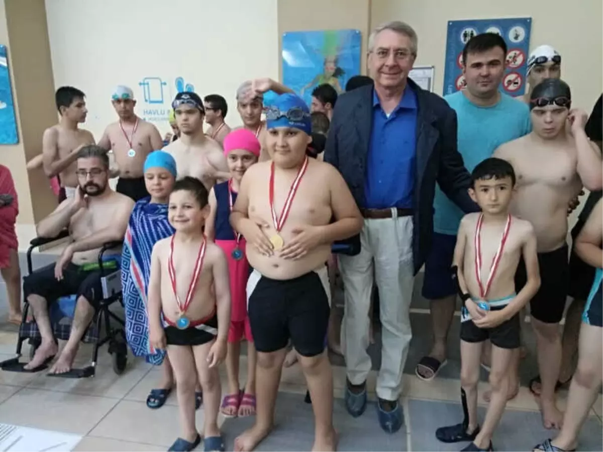 Su Sporları Merkezi\'nde En Güzel Madalya Sevinci