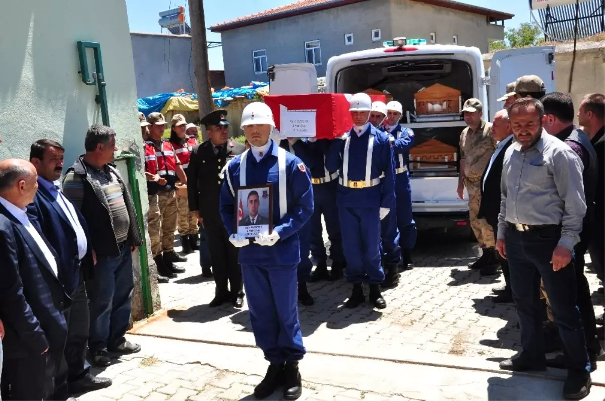 Trafik Kazasında Hayatını Kaybeden Astsubaya Hüzünlü Veda