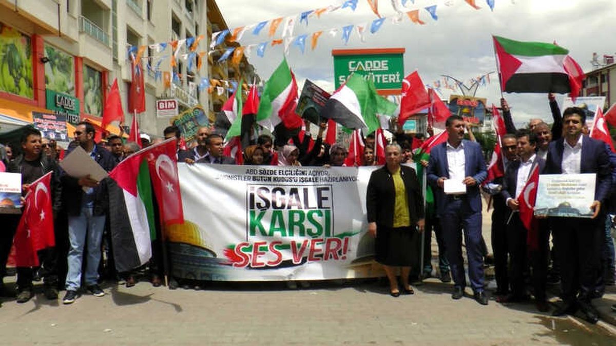 Tunceli\'de ABD ve İsrail Protesto Edildi