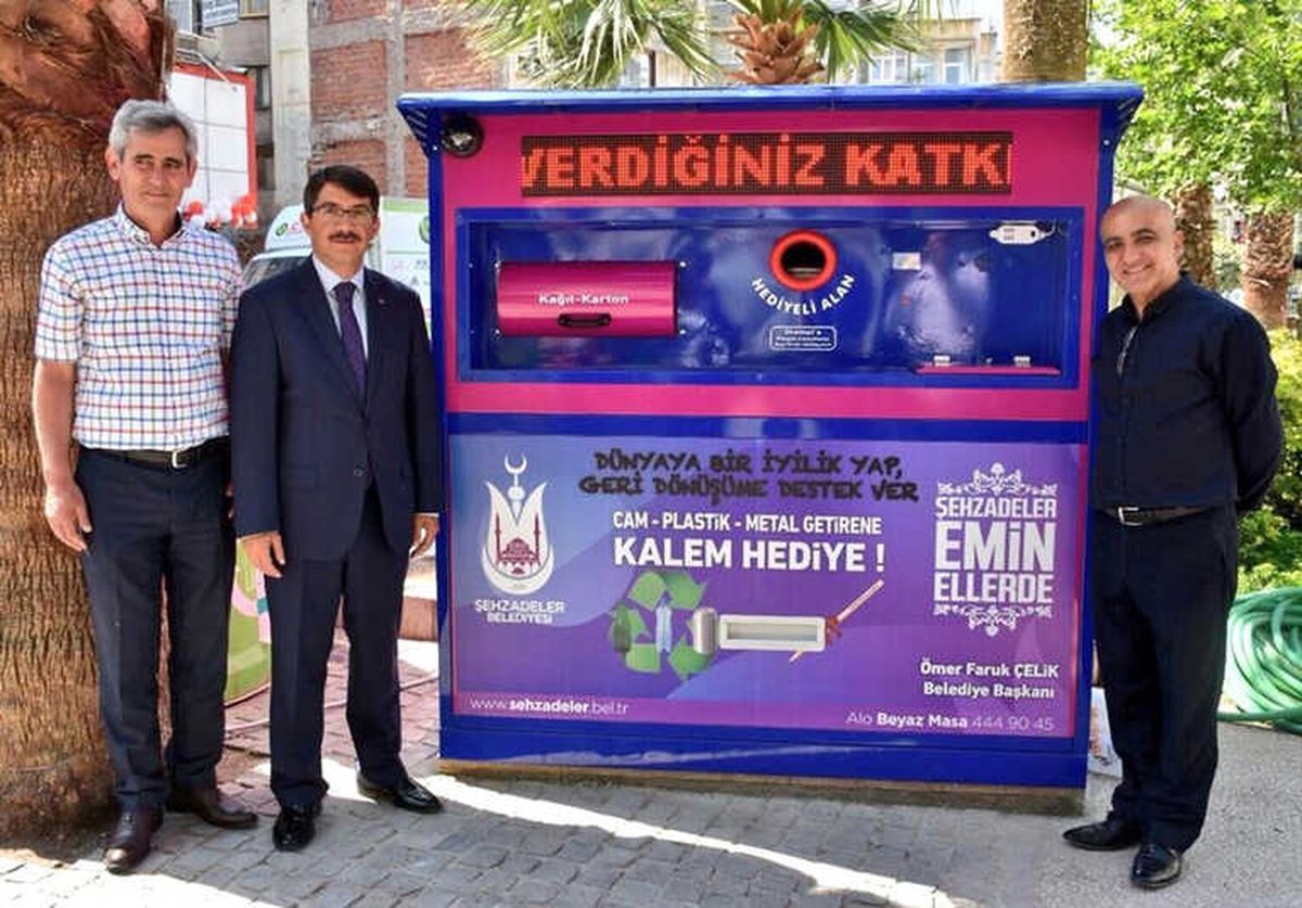 Türkiye\'de Bir İlk Olan Güneş Enerjili Akıllı Atık Toplama Sistemi