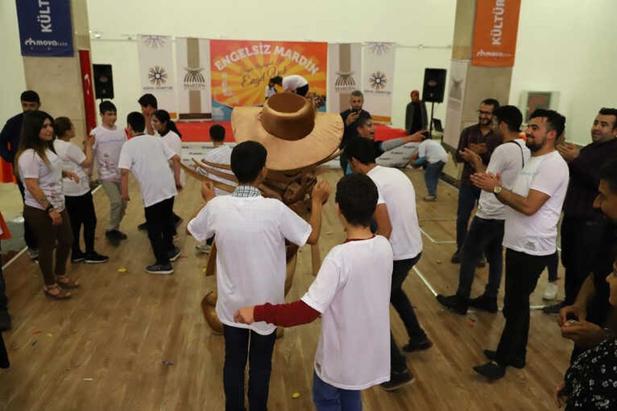 Vali Yaman Engelli Vatandaşları Unutmadı