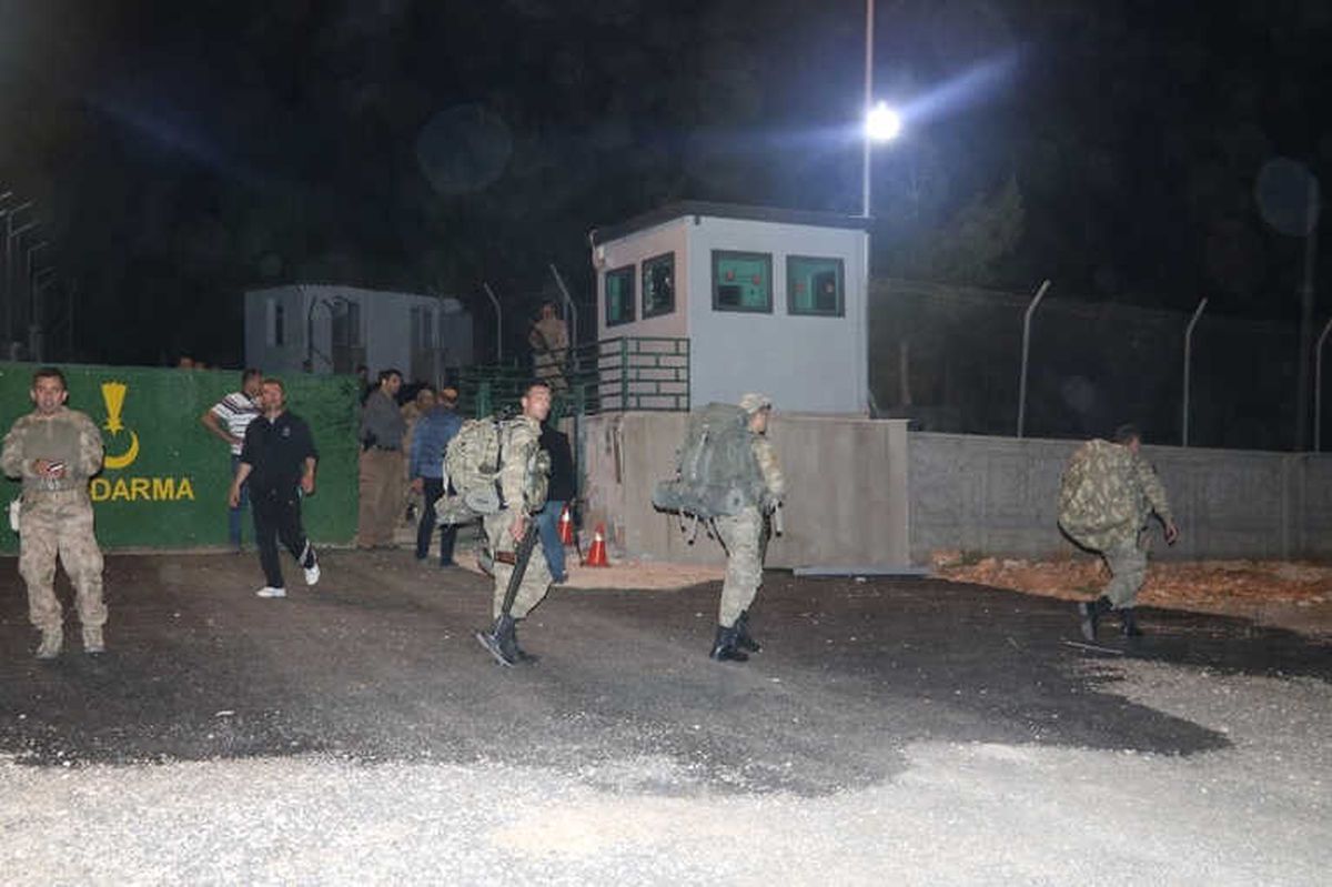 3 Jandarma Karakoluna Roketatarlı Saldırı