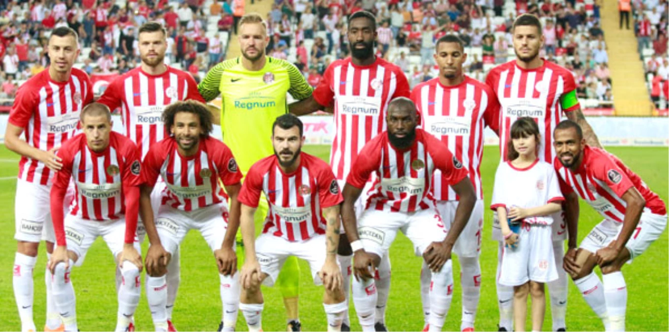 Antalyaspor\'da 10 Futbolcunun Sözleşmesi Sona Erecek