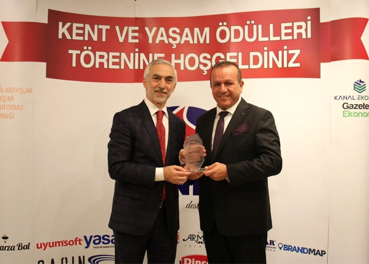 Başkan Fazlı Kılıç\'a İnovasyon Alanında Ödül Verildi